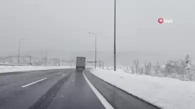 Dağ Geçidinde Kar Yağışı: Ulaşımda Aksama Yok