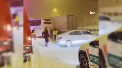 TEM Otoyolu'nda Zincirleme Kaza: Ulaşım Kısıtlı!