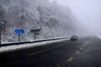 Bolu Dağı'nda Kar ve Yoğun Sis! Görüş Mesafesi 30 Metreye Düştü