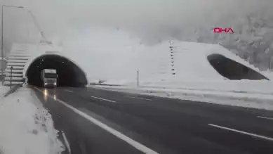 Bolu Dağı'nda Kar Yağışı Sonrası Trafik Akışı Düzenlendi