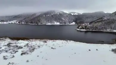 Bolu'da Muhteşem Kar Manzarası: Göl Beyaz Örtüyle Kaplandı!