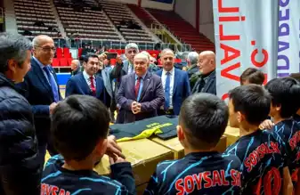 Bolu'da Amatör Spor Kulüplerine Malzeme Desteği