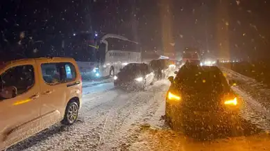 Doğu Anadolu'da Kar Yağışı: Otoyol Kapatıldı!