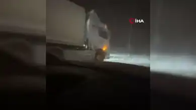 Bolu'da Kar Yağışı Trafiği Felç Etti