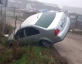 Bolu'da Yol Kenarında Otomobil Kazası