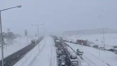 Bolu Otoyolunda Trafik Akışı Yeniden Sağlandı