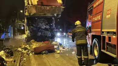 Şehir Merkezinde Çöp Kamyonu Yangını