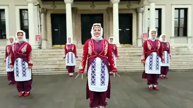 Öğretmenlerden Halk Oyunları Şöleni!