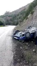 Bolu'da Takla Atan Araç: Sürücü Sağ Salım Kurtuldu