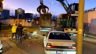 Bolu TEM'de Trafik Kazası: Geri Dönüşüm Malzemesi Felaketi!