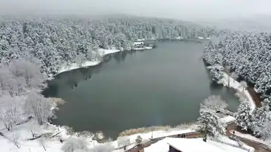 Gölcük'te Kış Masalı: Beyaz Bürüdü!