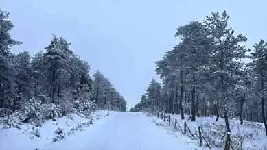 Karabük ve Bolu'da Kar Yağışı: Tarihi Konaklar Beyaza Büründü