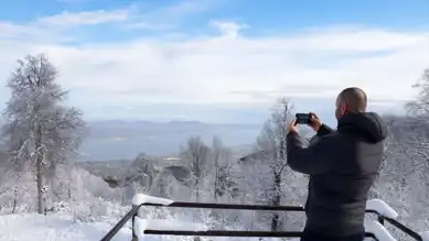 Kocaeli ve Bolu'da Beklenmedik Kar Yağışı!