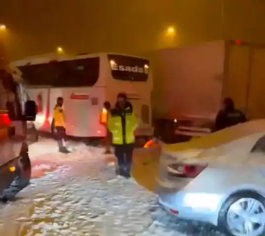 Bolu Dağı'nda Zincirleme Kaza: TEM Ulaşım Kapalı