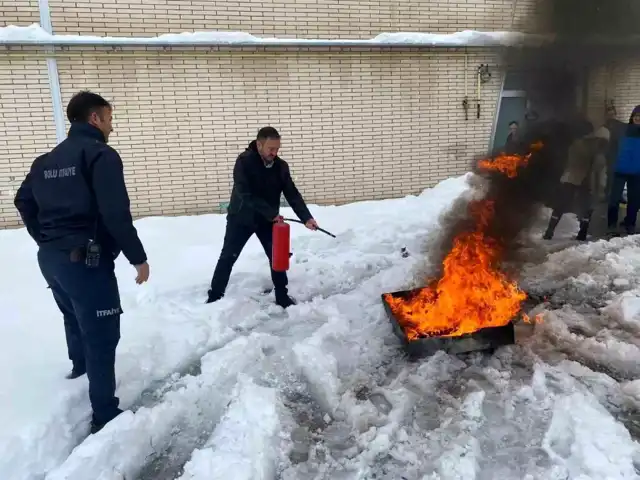 Üniversite Personeline Yangın Güvenliği Eğitimi