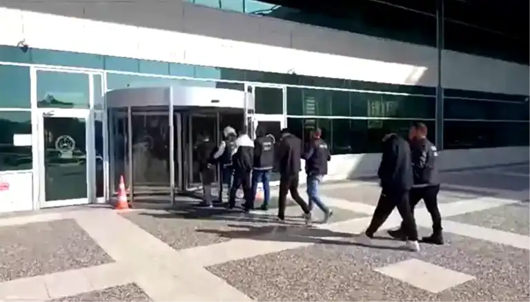 Bolu'da 12 Uyuşturucu Operasyonu: 15 Gözaltı