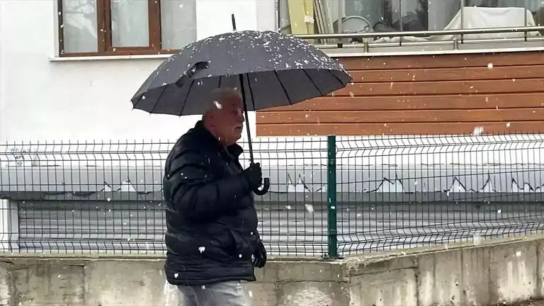 Bolu'da Kar Yağışı: Sürücüler Dikkat!
