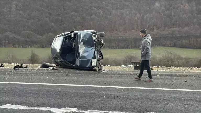 Bolu'da Trafik Kazası: Sürücü Yaralandı