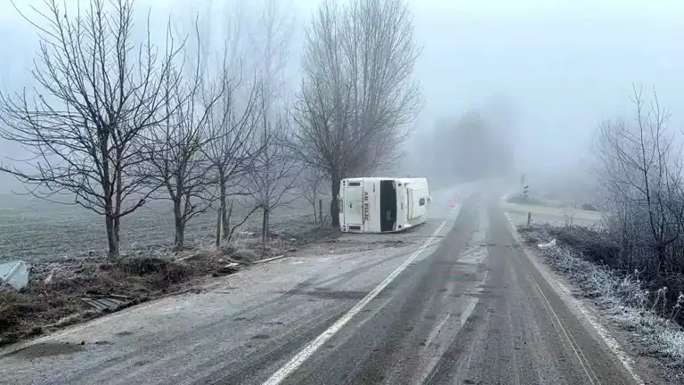 Bolu'da Servis Kazası: 1 Ölü, 9 Yaralı