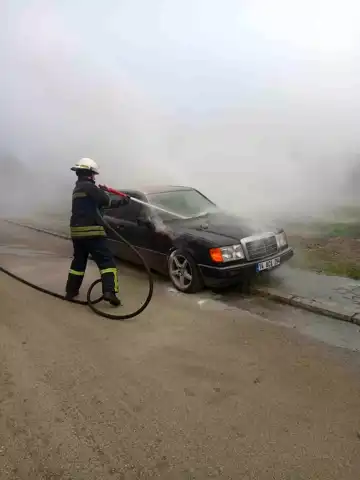 Bolu'da Otomobil Motor Yangını Önlendi