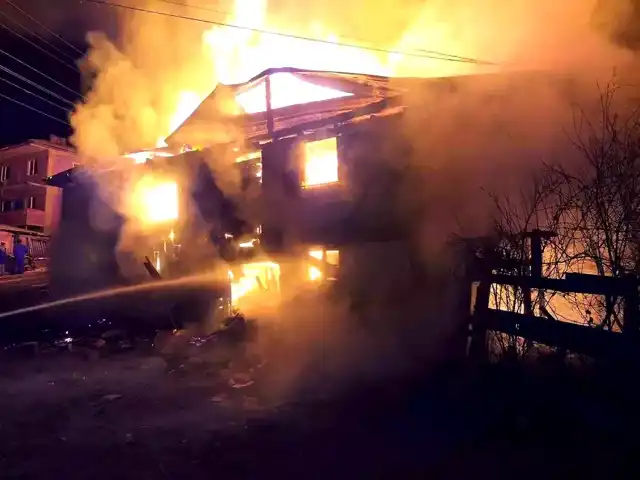 Bolu Gerede'de Yangın: Ev, Ahır ve Samanlık Yandı