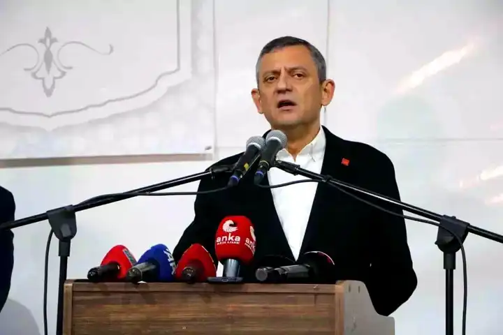 Özel'den Trump'a 'One Minute' Tepkisi