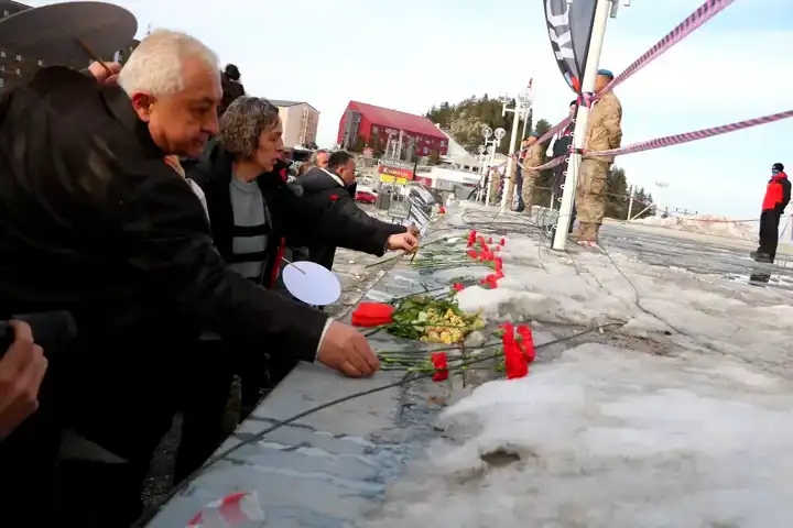 Kartalkaya Otel Yangını'nda Hayatını Kaybedenler Anıldı