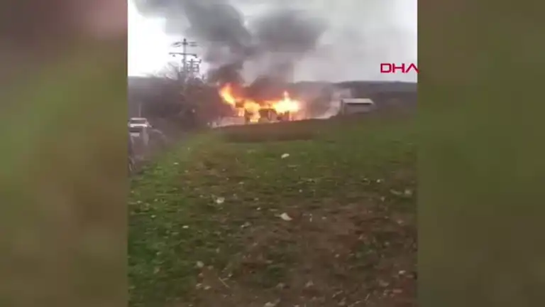 Bolu'da Ahşap Ev Yandı